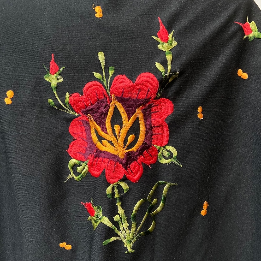 Vintage Embroidered Piano Shawl - Picture 7 of 7